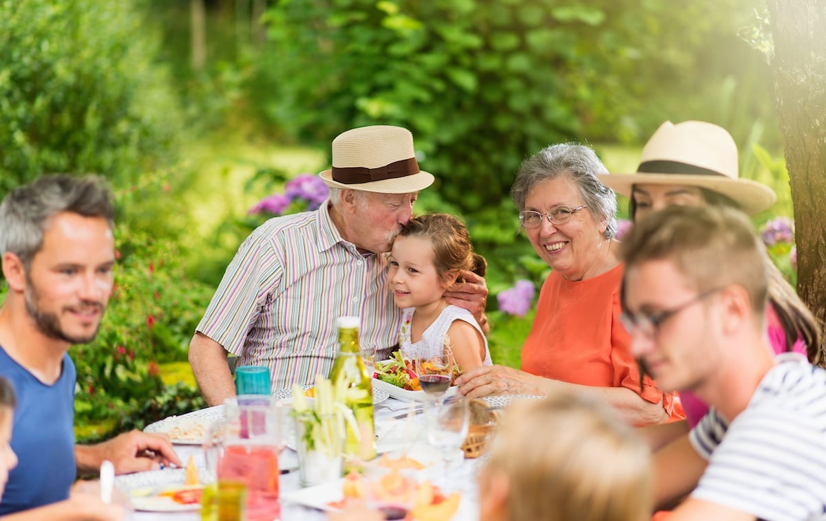 family-gathering-unwelcome-advice-brain-balance