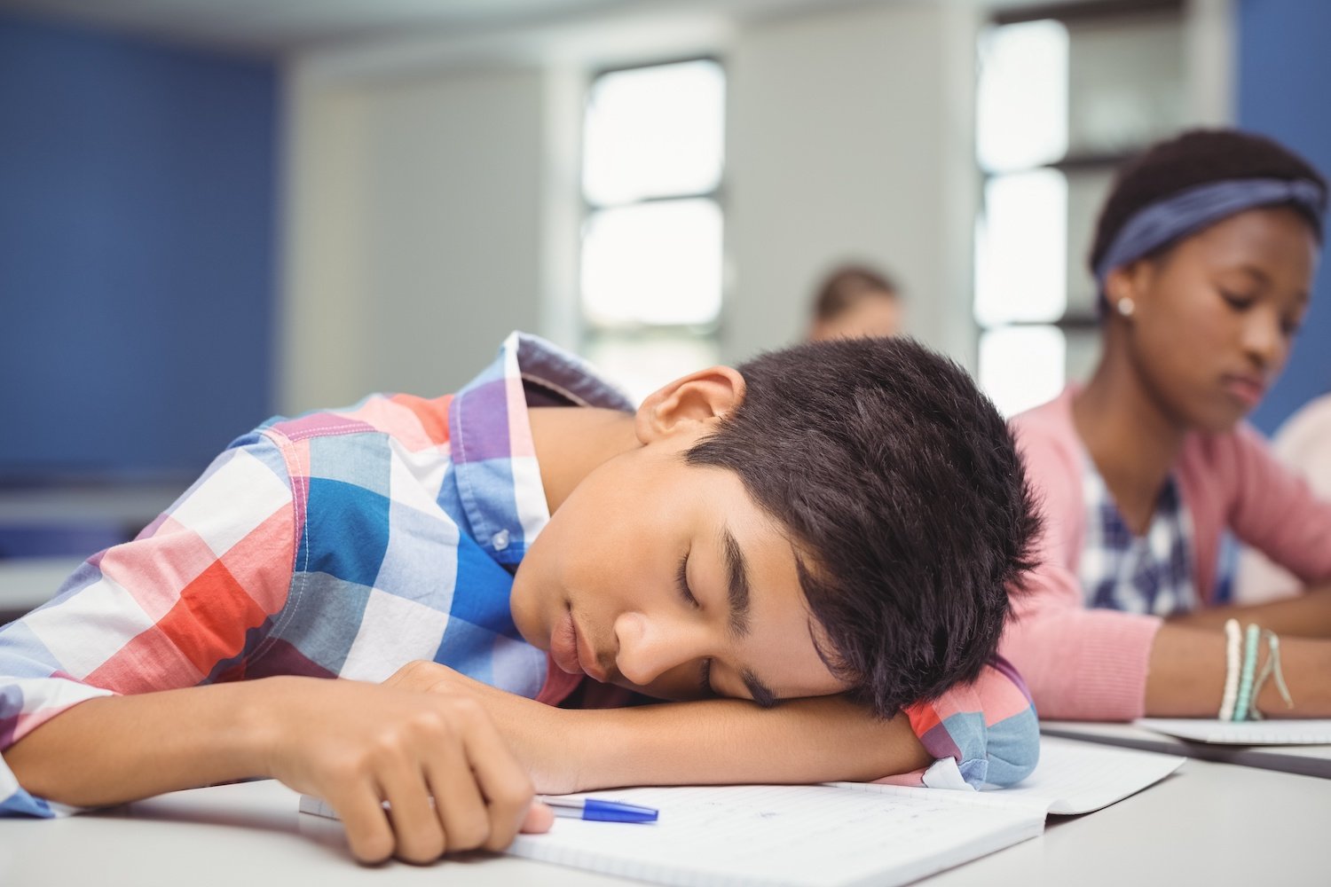 tired-teen-sleep-deprivation-school